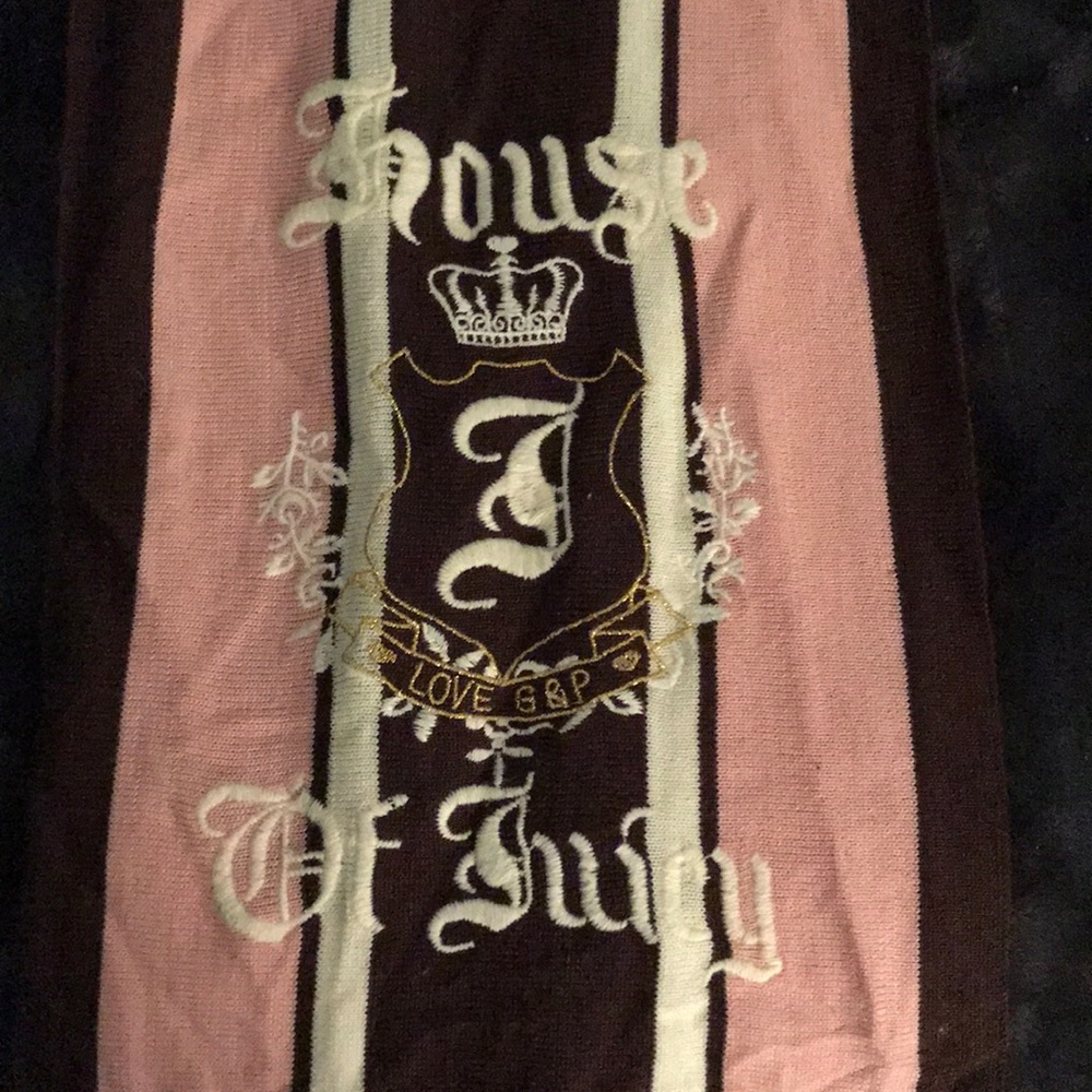 Juicy couture scarf
